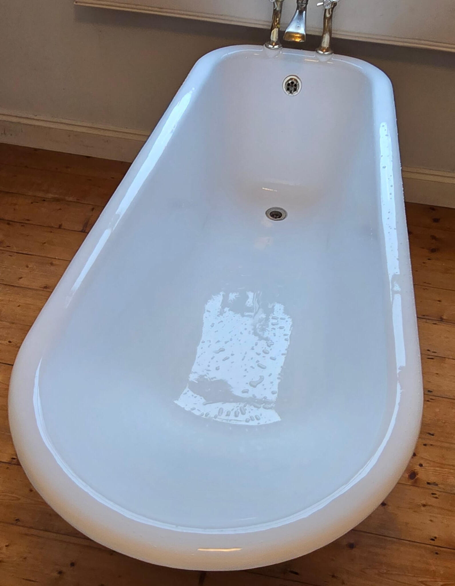 Reenamelling completion Cast iron bath re-enamelling and resurfacing in Bournemouth